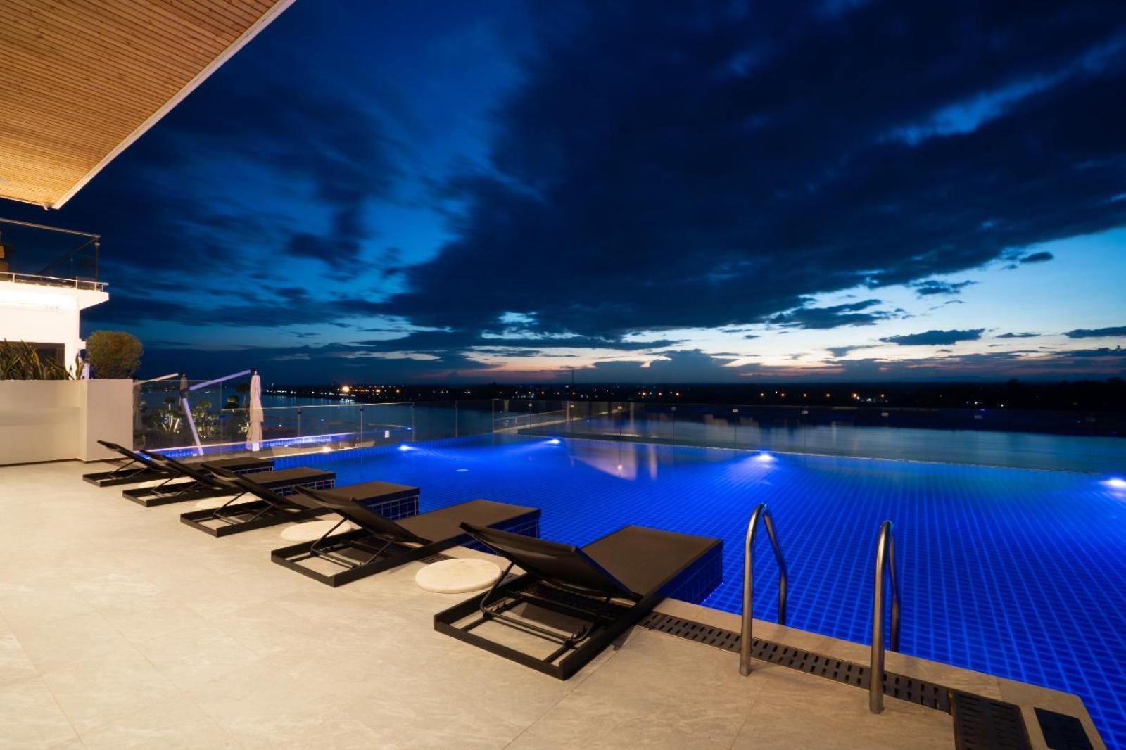 One Riviera Hotel And Residences Ban Souanmone Buitenkant foto