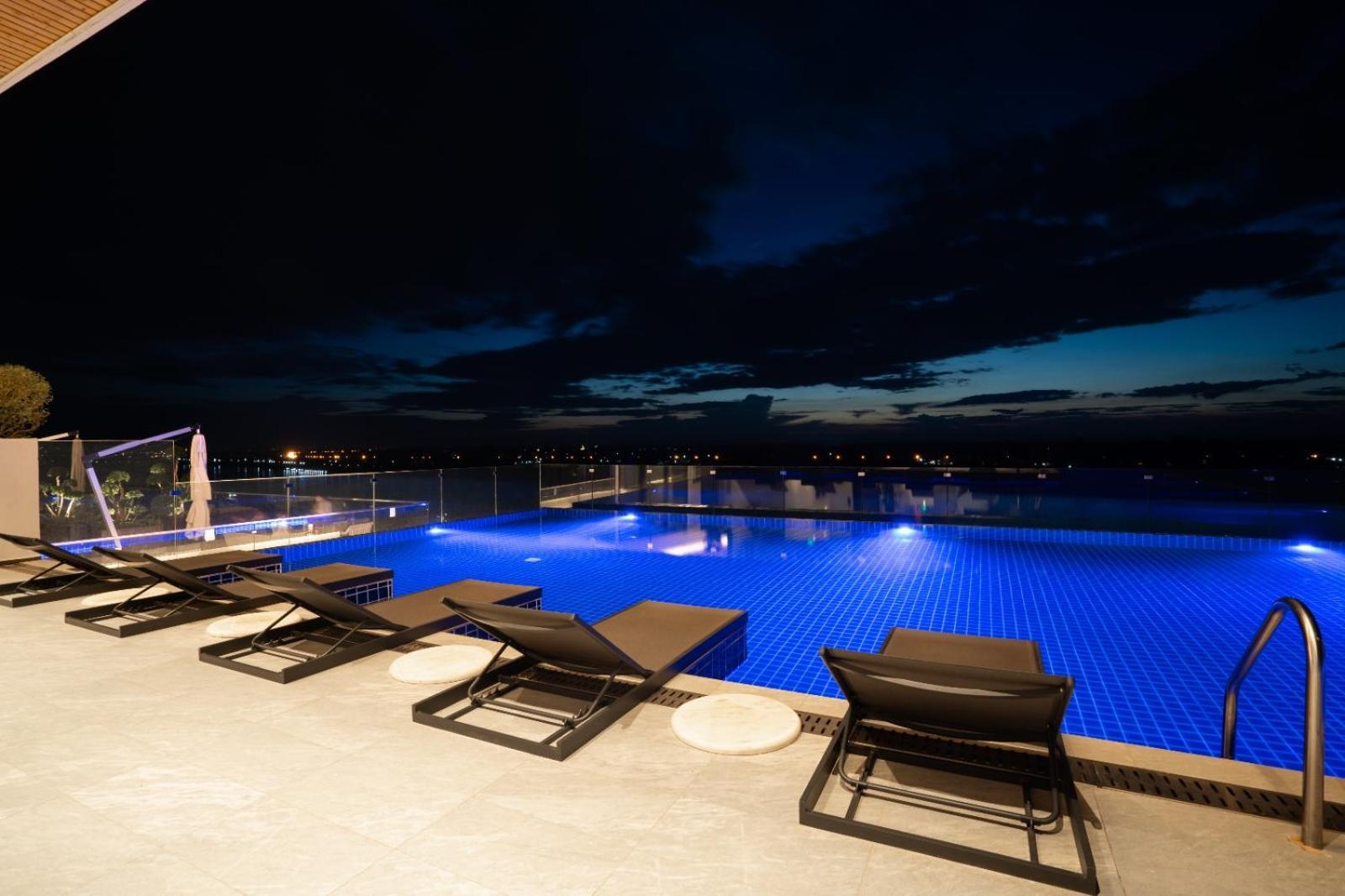 One Riviera Hotel And Residences Ban Souanmone Buitenkant foto