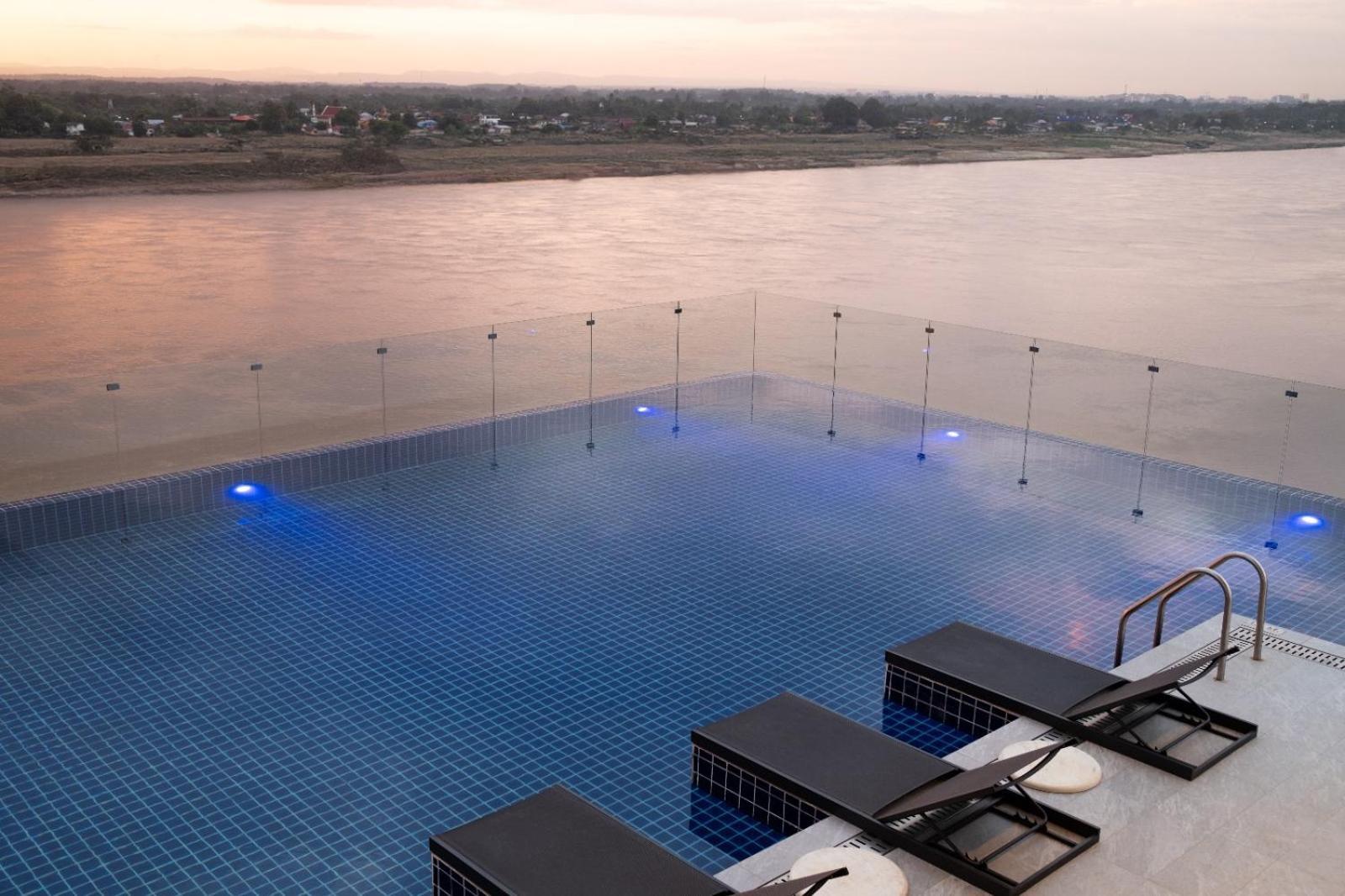 One Riviera Hotel And Residences Ban Souanmone Buitenkant foto